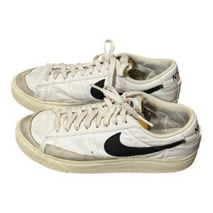 Nike White and Black Women's Sneakers